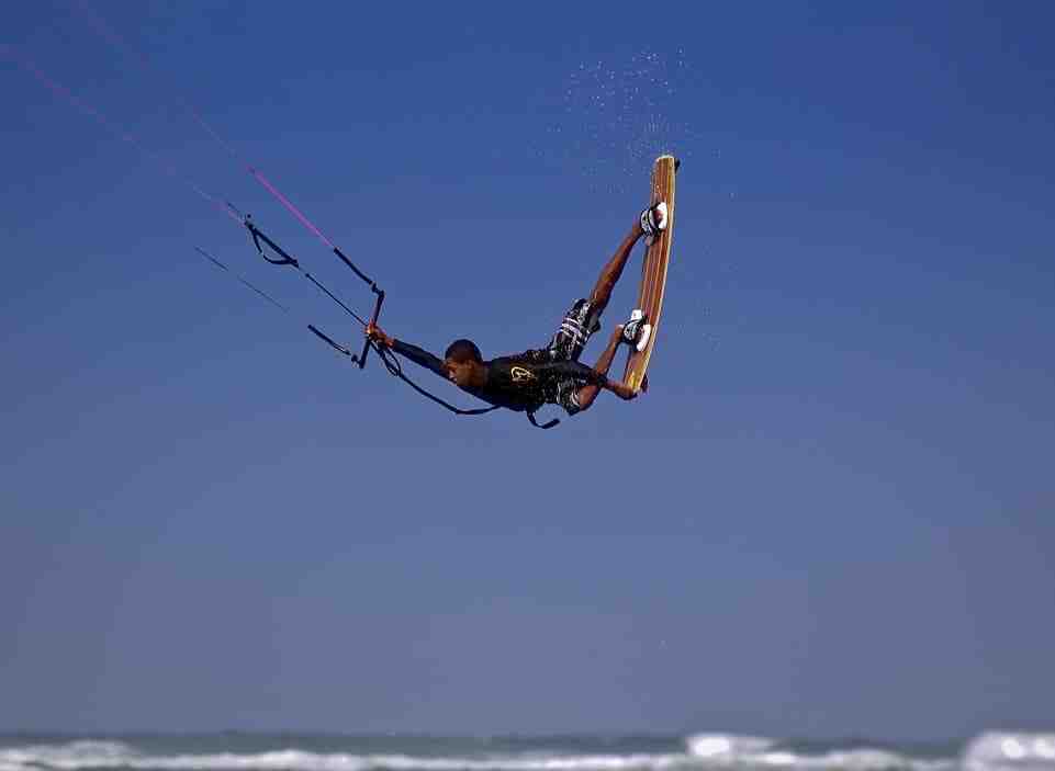 Où apprendre le kitesurf en novembre ?